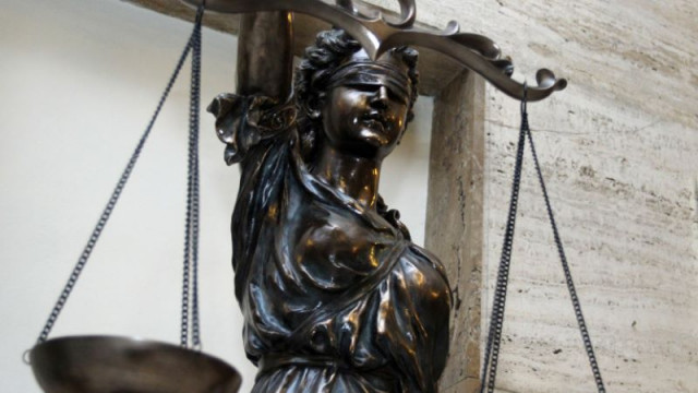 Хванаха служител на варненския район "Приморски" с 1500 евро подкуп